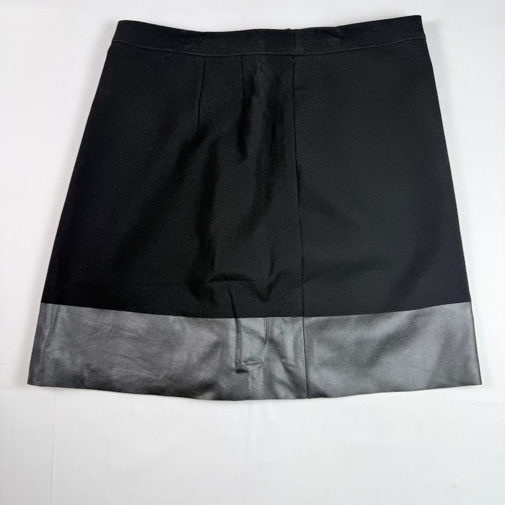 Club Monaco Black Faux Leather Trim Wrap Mini Skirt Size 10 Side Zip